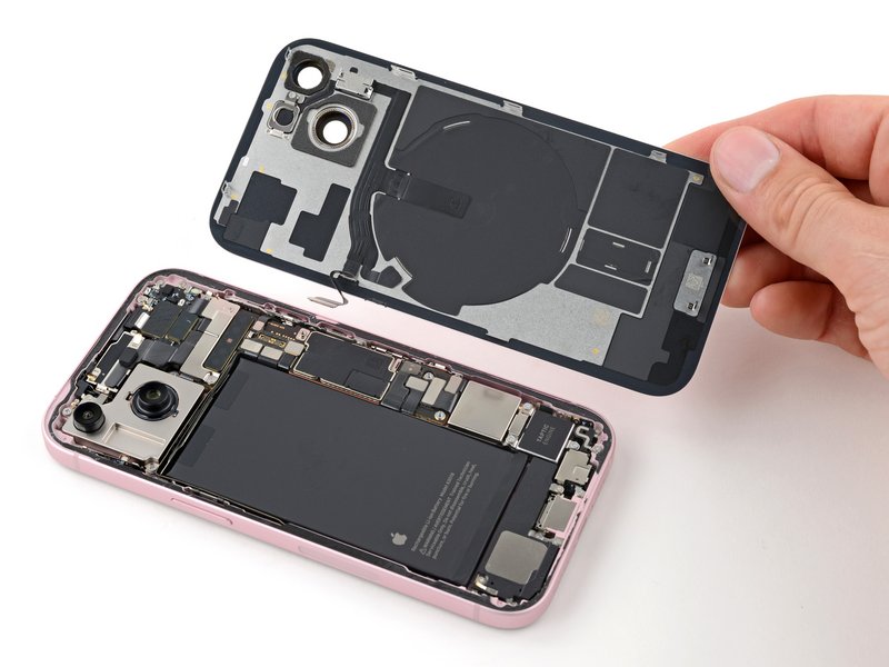 iPhone 15 Batarya Değişimi – Kuşadası iPhone Servisi